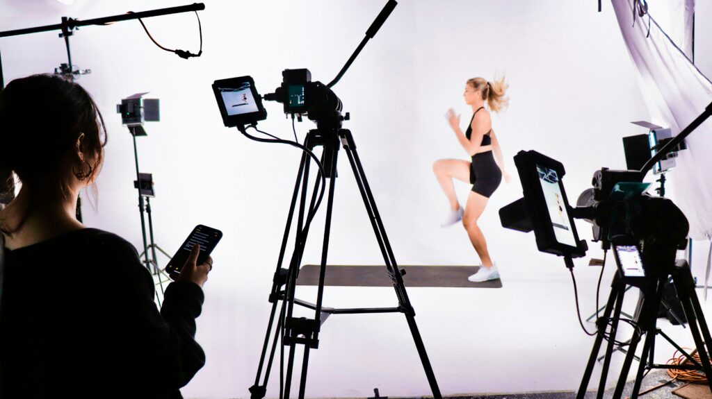 Holly Scarfone guide to her biography, modeling achievements, reality TV career, fashion industry, and public profile.